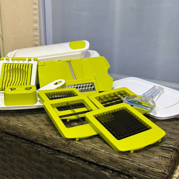 Magic Chef Multi-Use Slicer & Dicer - Picture 1 of 4